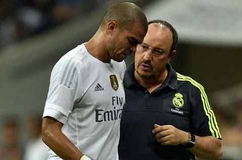 Real Madrid lại nhận thêm hung tin ở hàng thủ