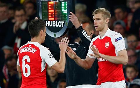 Sao Arsenal bỏ lỡ đại chiến với Man United