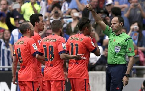 Lộ diện trọng tài bắt chính đại chiến Atletico vs Barcelona