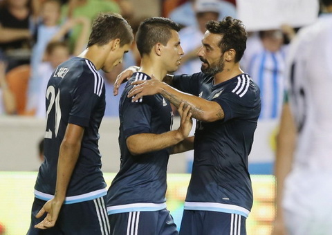 Argentina 7-0 Bolivia Tam tau Lavezzi - Messi - Aguero len dong hinh anh