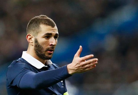 Tiền đạo Benzema tiết lộ sốc về Arsenal và M.U