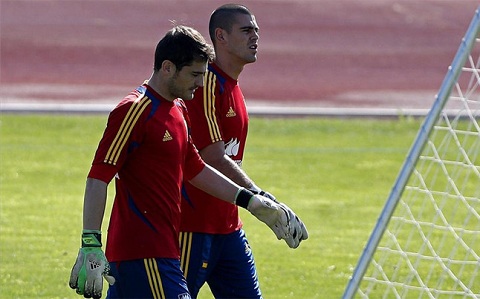 Iker Casillas Valdes xung dang duoc trao co hoi o MU hinh anh