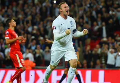 Rooney ca ngoi HLV Roy Hodgson sau khi pha ki luc ghi ban cua DT Anh hinh anh