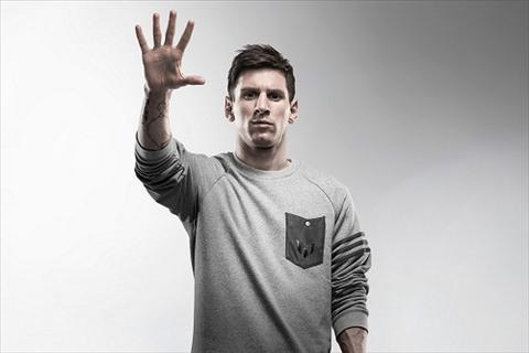 Messi khoe BST Qua bong vang va giay ma vang cua Adidas hinh anh 2