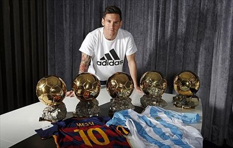 Messi khoe BST Qua bong vang va giay ma vang cua Adidas hinh anh 2