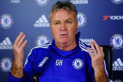 Hiddink: “Chelsea chưa thoát khỏi cuộc chiến trụ hạng”