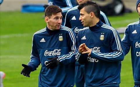 Dung chieu doc, Aguero quyet du Messi gia nhap Man City hinh anh