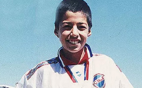 Tiền đạo Luis Suarez: Gã đồ tể, người chồng mẫu mực (Phần 1)