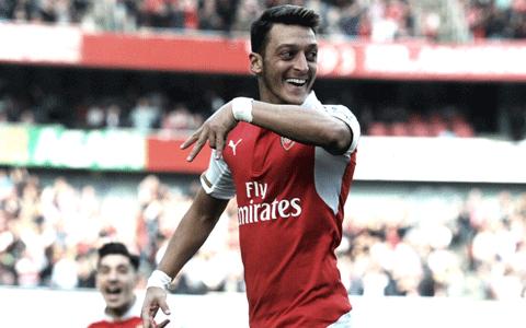 Dính chấn thương, Ozil có thể lỡ trận đấu với M.U