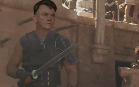 Video Louis van Gaal hóa đấu sĩ La Mã