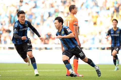 HAGL được Incheon United chào mua cầu thủ thay Xuân Trường