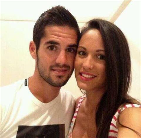 Ham ăn vụng, tiền vệ Isco bị bồ đá