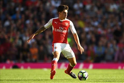 Đại diện Bellerin xác nhận sắp gia hạn với Arsenal