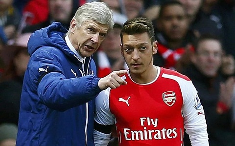 Ozil sẽ không gia hạn hợp đồng nếu Wenger giải nghệ