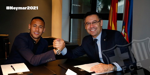 Neymar chinh thuc gia han hop dong khung cung Barcelona.