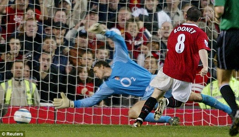 Khoanh khac Rooney cham dut moi hy vong cua Arsenal
