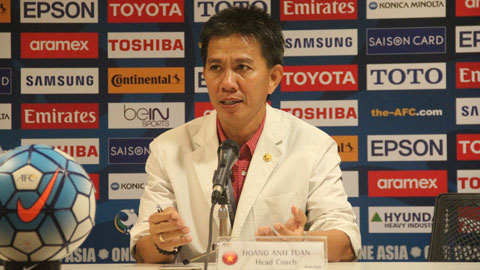 HLV Hoàng Anh Tuấn: “Chúng tôi chỉ cố giữ tỷ số không quá đậm”