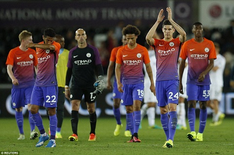 Hàng thủ đang là vấn đề lớn nhất của Man City