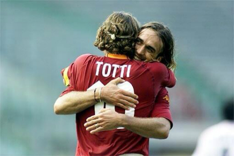 Del Piero va Totti  La co dau cho the he Fantasistis moi o Italia hinh anh 3