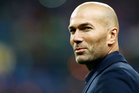 Zidane cho rang Real dang khong gap khung hoang