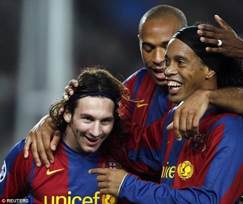 Ronaldinho cam thay tiec khi duoc thi dau ben canh Messi qua it.