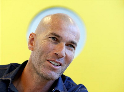 HLV Zidane khong he so bi Real Madrid sa thai.