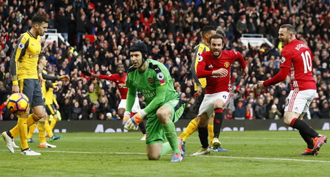 Mata vui mung sau khi mo ty so cho Man Utd. Anh: Reuters.