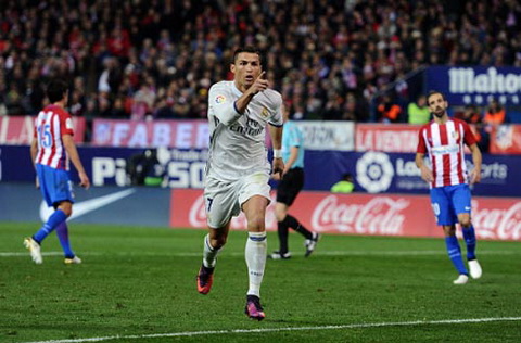 Tien dao Ronaldo lap ky luc sau cu hat-trick vao luoi Atletico hinh anh 2