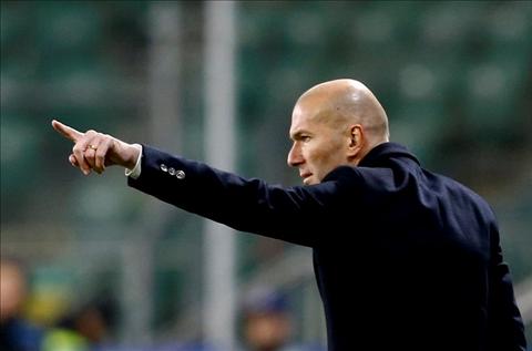 Legia 3-3 Real Co mot Zidane Madrid vo to chuc chua tung thay hinh anh