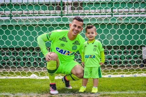 Tấn thảm kịch Chapecoense: Và cha sẽ không bao giờ trở về