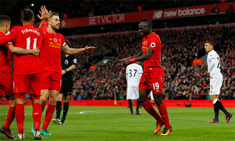 Liverpool vo dich Premier League 201617 tai sao khong hinh anh 2