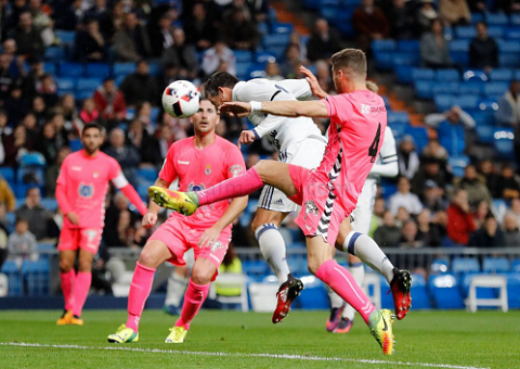 Real Madrid 6-1 (13-2) Leonesa Con trai Zidane co ban dau tien cho Los Blancos hinh anh 3