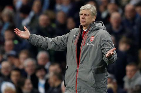HLV Arsene Wenger chia tay Arsenal toi PSG hinh anh 2