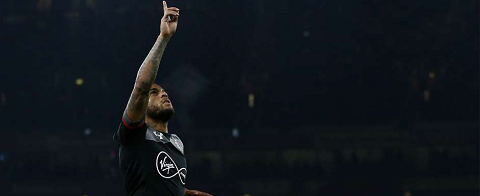 Ryan Bertrand báo tin vui cho Chelsea và Liverpool