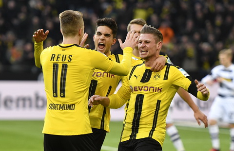 Dortmund 4-1 Moenchengladbach Ngay cua song sat Reus vs Aubameyang  hinh anh