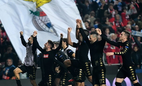 Benfica 1-2 Napoli Ca lang cung vui! hinh anh
