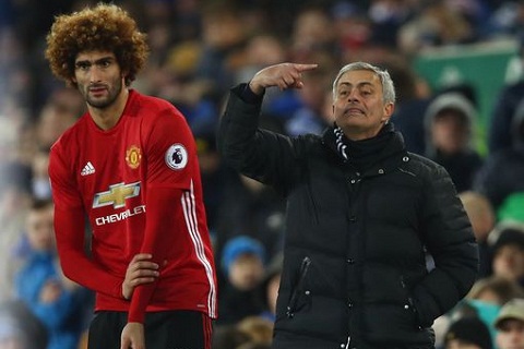 Mourinho lên tiếng về tương lai Fellaini