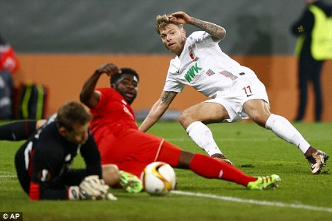 Augsburg 0-0 Liverpool Thay tro Klopp chet hut tren dat Duc hinh anh 6