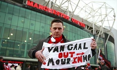 CDV MU ky don tap the doi sa thai HLV Van Gaal hinh anh