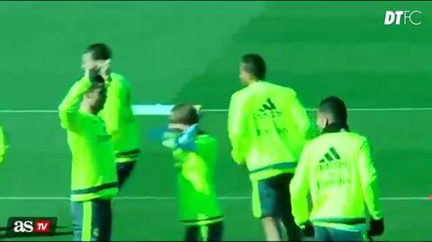 Ronaldo bị Luka Modric troll ngoạn mục trên sân tập