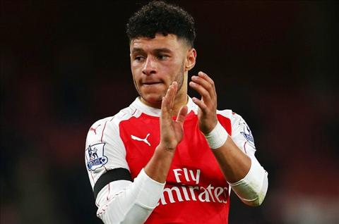 Leicester tranh giành sao Arsenal với Man City