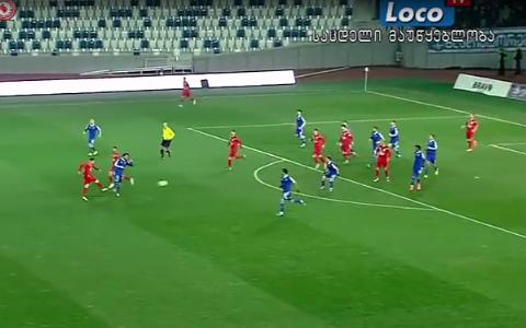 Siêu phẩm sút xa thành bàn tuyệt đỉnh