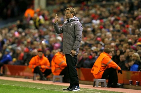 Vượt qua Augsburg, Jurgen Klopp buông lời thách thức Man City