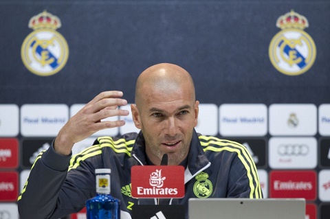 HLV Zidane binh than truoc tran derby Madrid