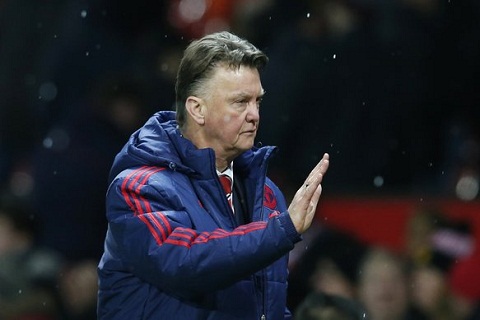 Dư âm M.U 3-0 Stoke: Khi Van Gaal từ bỏ kiểm soát bóng