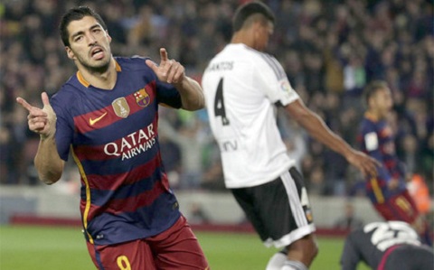 Barca 7-0 Valencia Suarez noi gi khi ghi toi 4 ban hinh anh 2