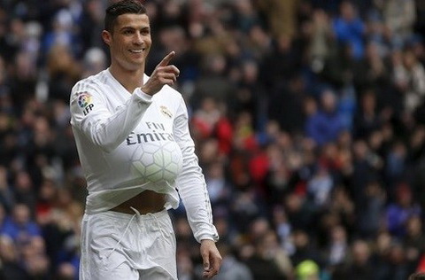 Tien dao Cristiano Ronaldo chi co 4 nguoi ban than o Real Madrid hinh anh