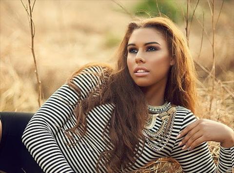 Ngôi sao Premier League lộ clip vui vẻ với nữ sinh