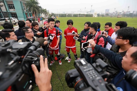 Tuấn Anh, Xuân Trường nói gì khi trở về Việt Nam?