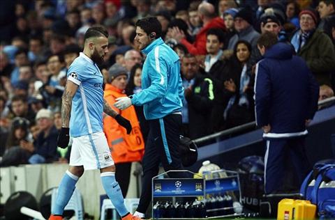 Trung vệ Man City quyết vượt qua đau đớn để dự derby Manchester